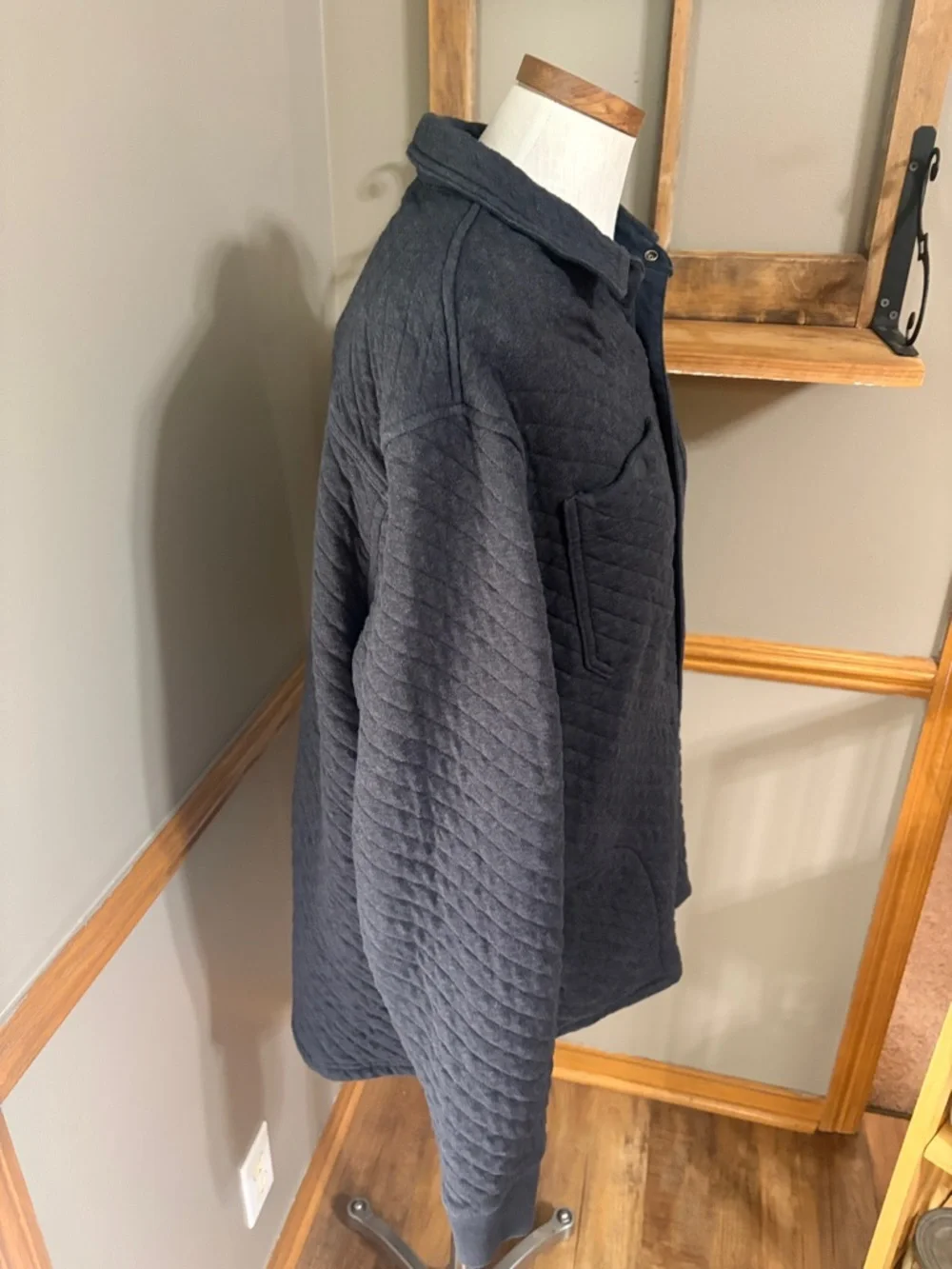 L.L Bean black quilted shirt snap jacket size medium